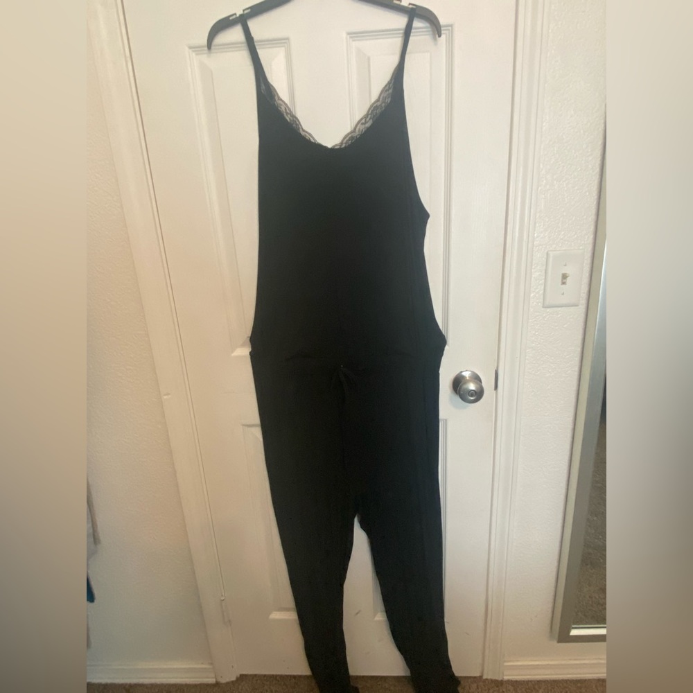 Light weigh knit jumpsuit with pockets!